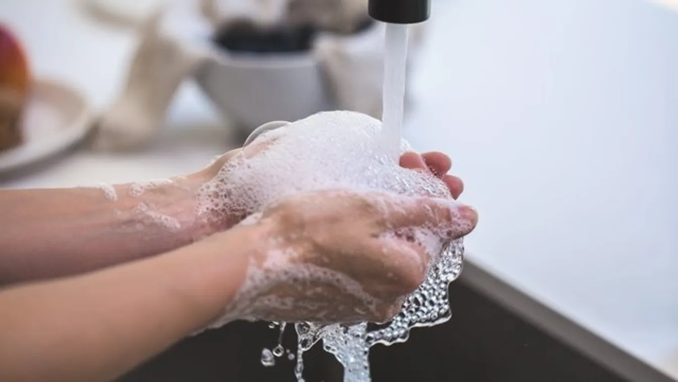 Már erotikus szappant is piacra dobtak, hogy kézmosásra ösztönözzenek – videó