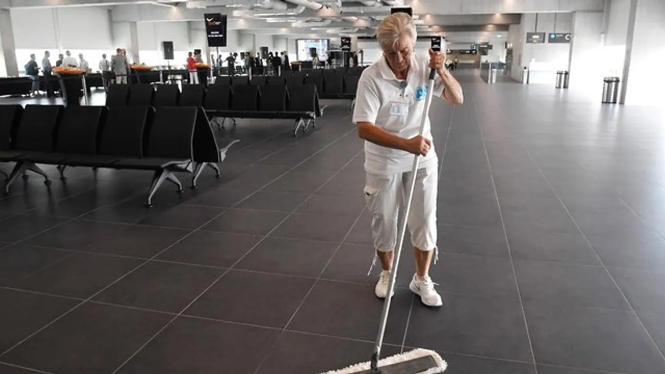 Nem is gondolná, milyen összeget fizetnek ki egy takarítónak