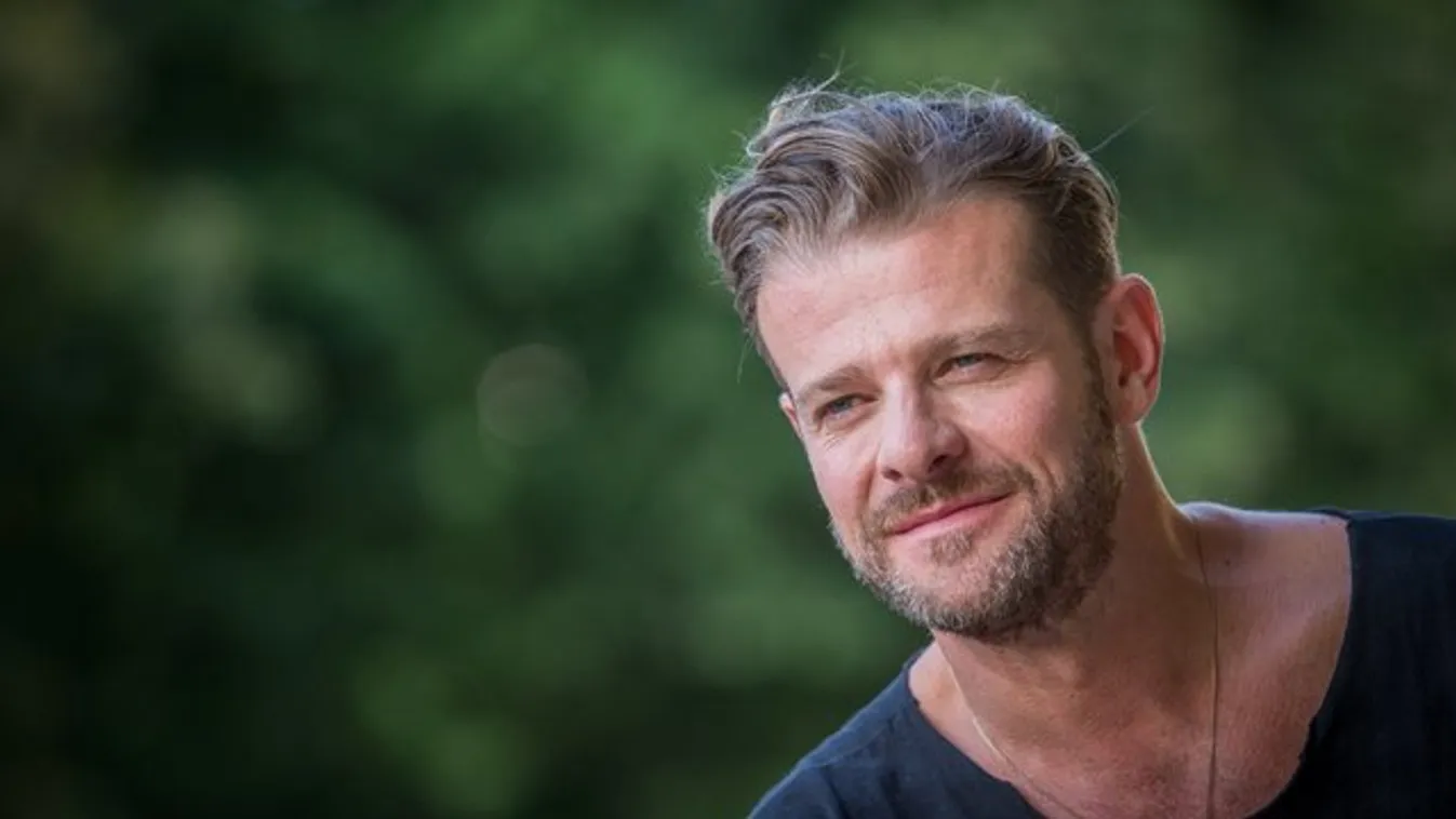 Koncertet ajándékoz édesanyjának Kamarás Iván