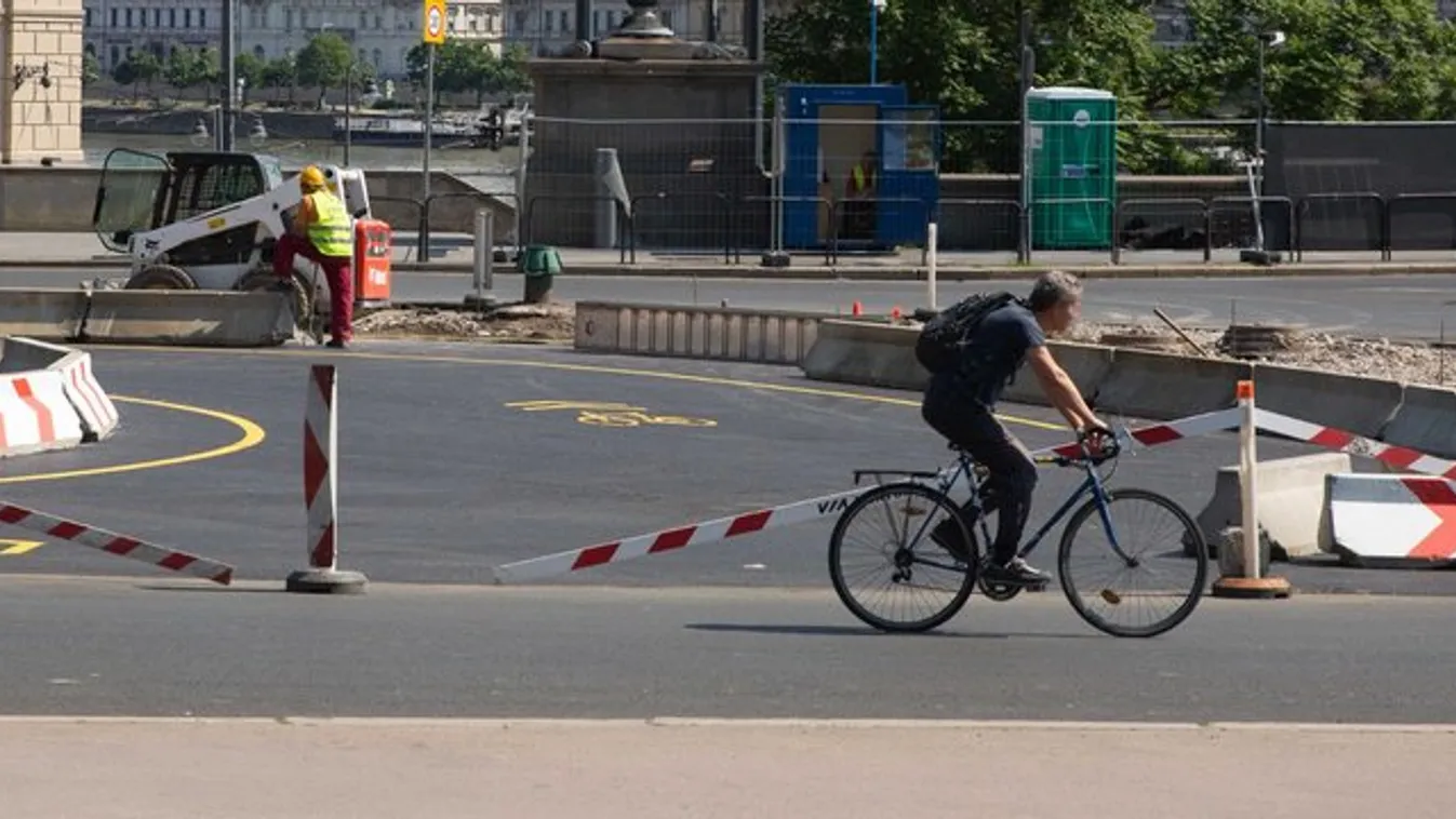 Most már anyáznak is a budapestiek a Clark Ádám téri virágágyás miatt