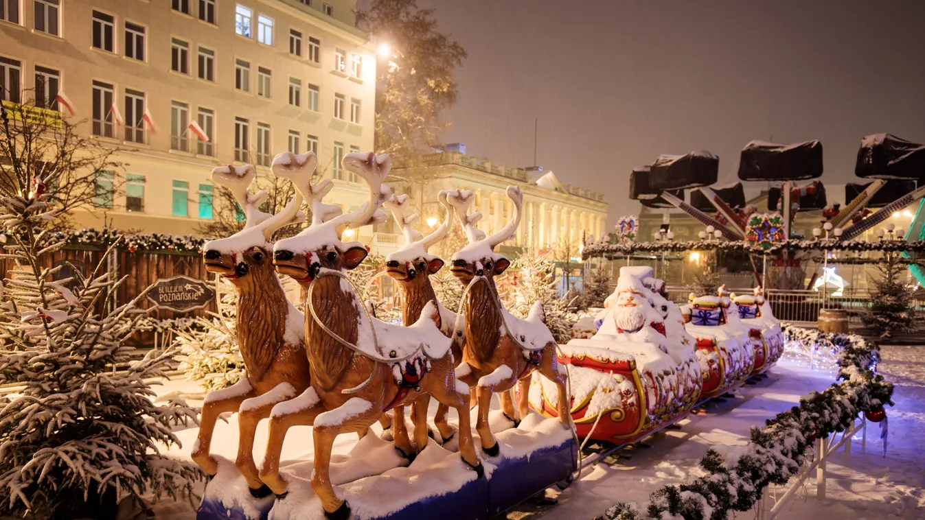 Nézzék milyen szépen behavazódott Poznan karácsonyi vására!