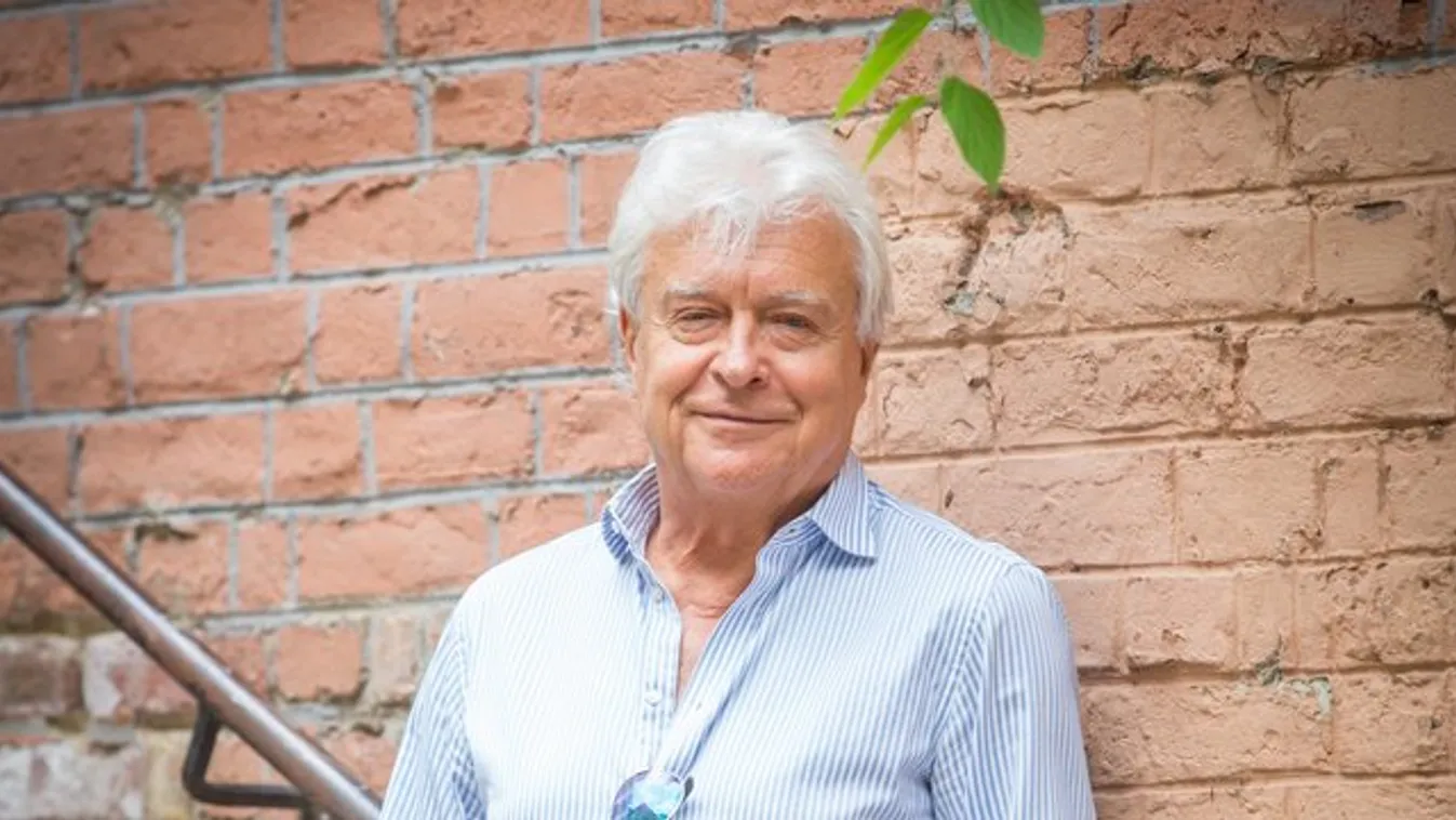 Lukács Sándor: Minket még megtanítottak olvasni!