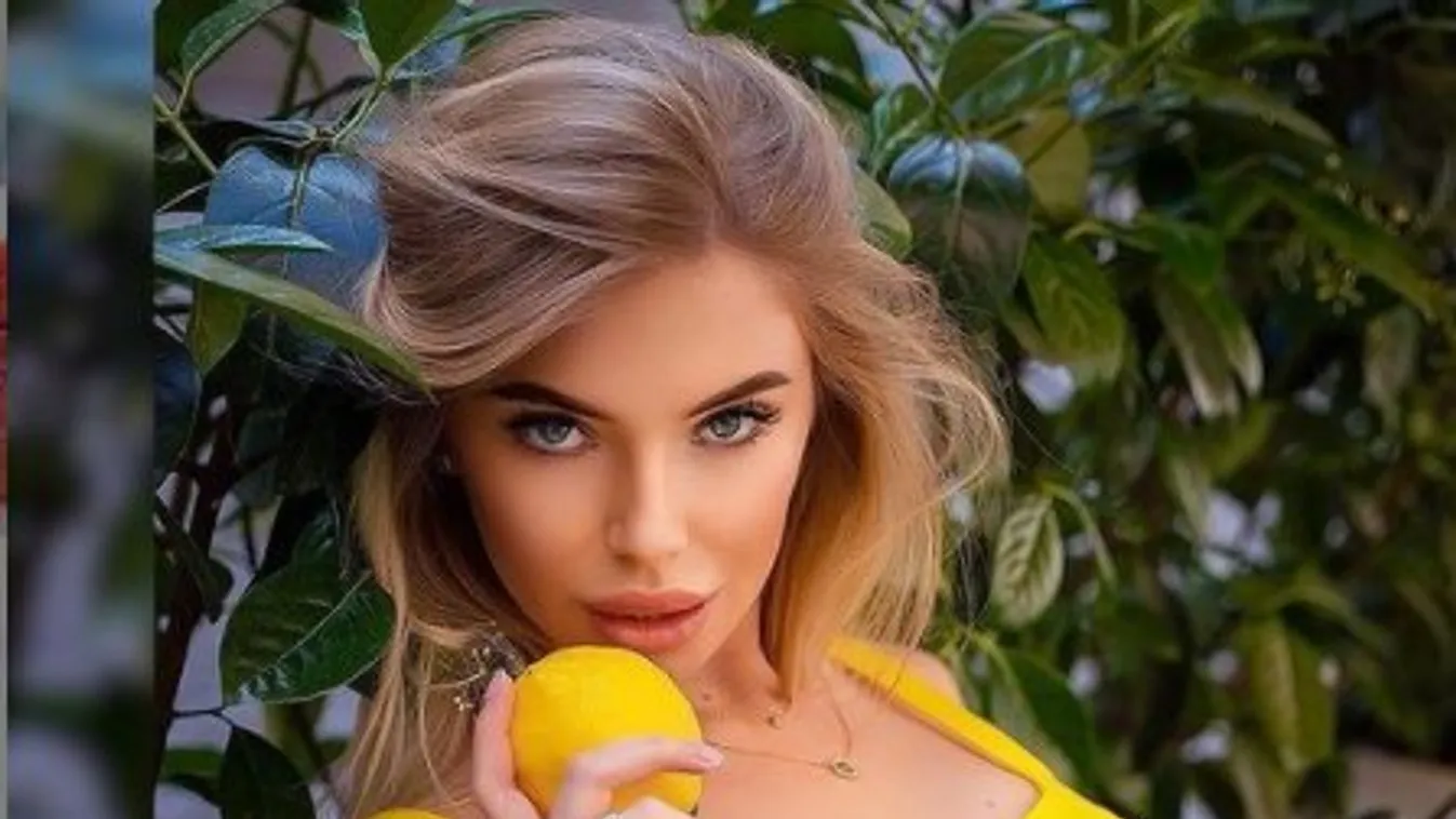Még csak húsz éves, de úgy lovagolja meg a hintát az ukrán újságíró, mintha egész életében ezt csinálta volna - 18+