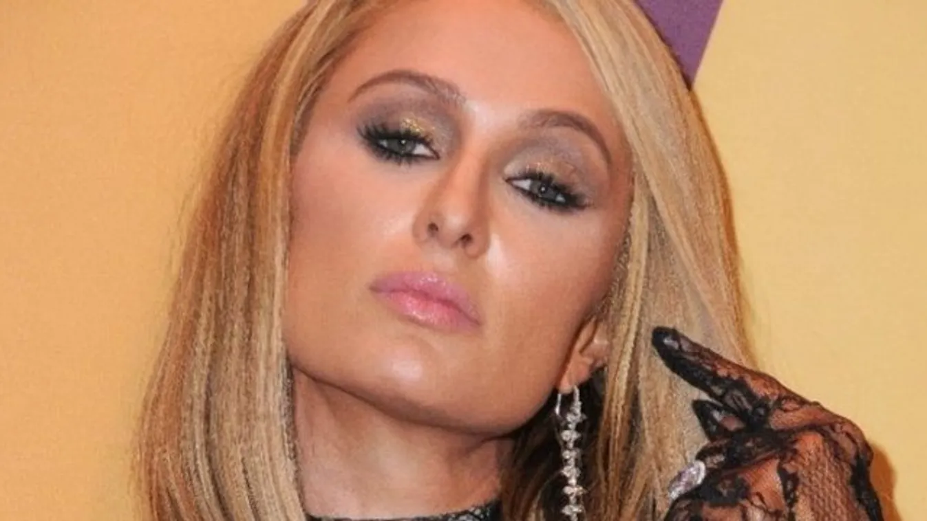 Sosem fog kés alá feküdni Paris Hilton