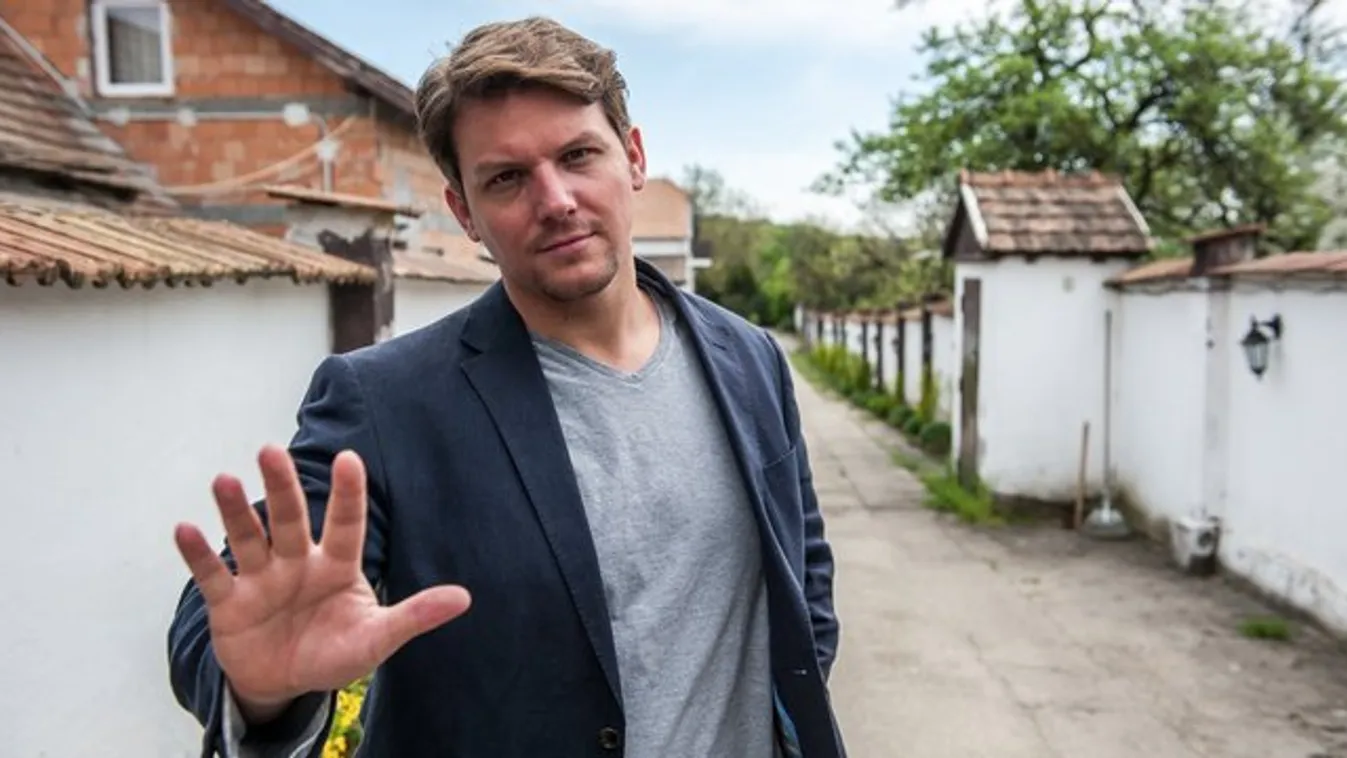 Nem bírja a cipőt Peller Károly lába