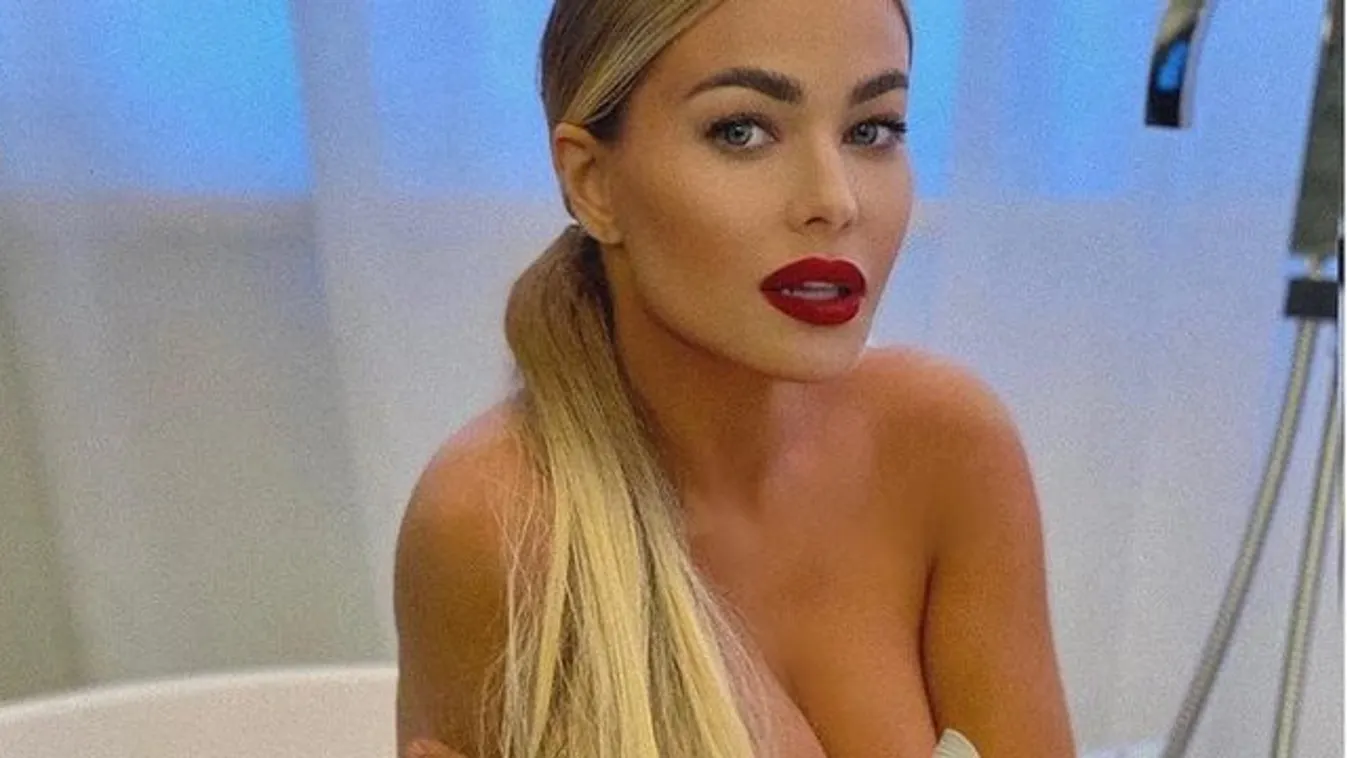 Carmen Electra most meztelenül csábít a fürdőkádba