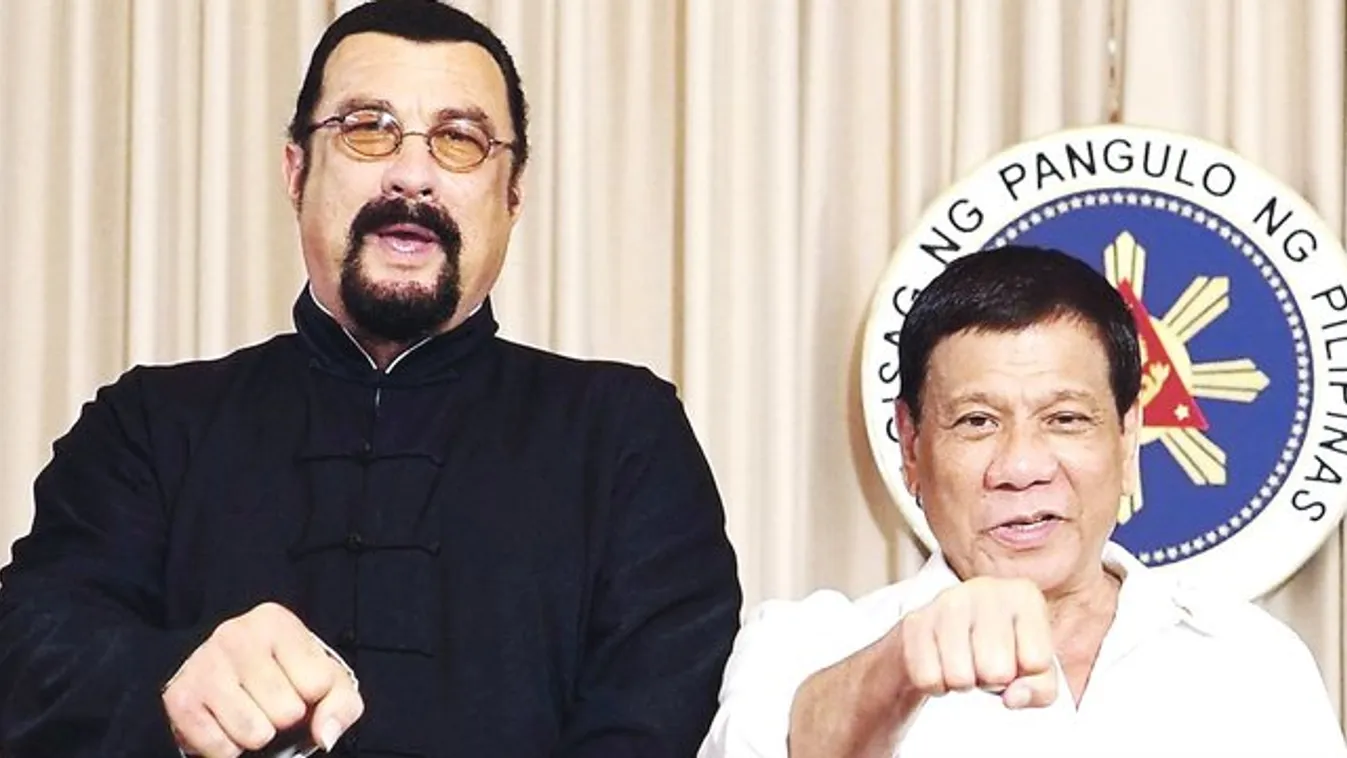 Gyilkos elnökkel pózolt Steven Seagal