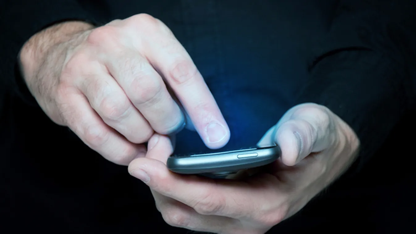 SMS-t írt anyjának, majd nyoma veszett Ádámnak