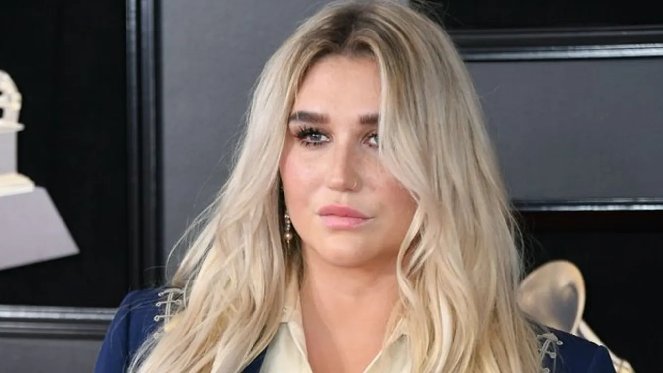 Félmeztelenül promózza turnéját Kesha - 18+ fotó