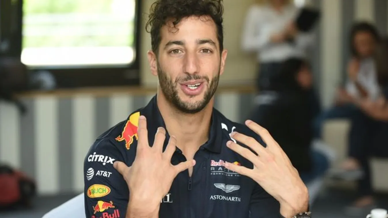 Végigröhögte és énekelte a Nagy Futamot a Red Bull pilótája - interjú