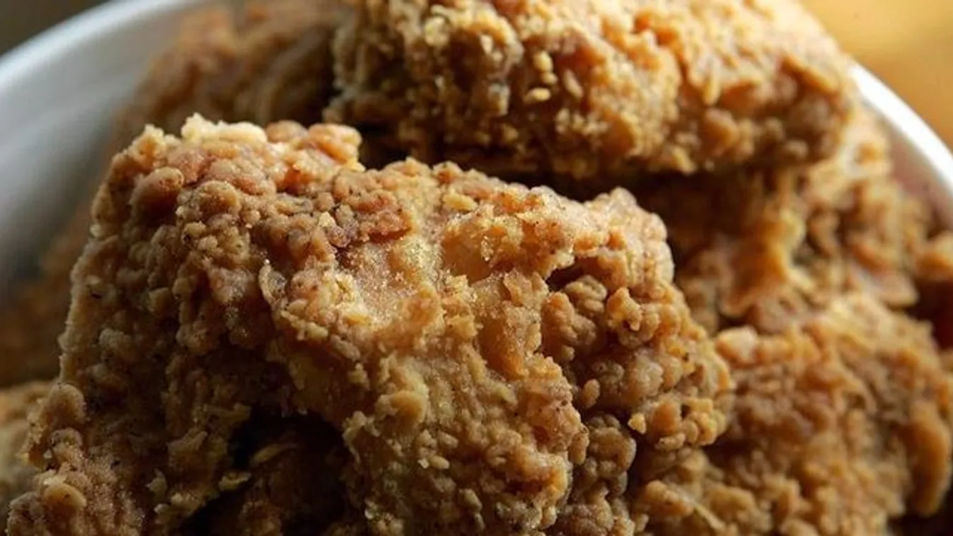 5,79 milliárdra pereli a KFC-t egy nyugdíjas