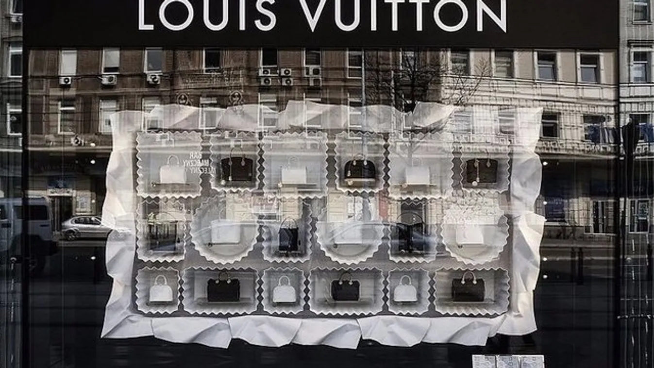 A hülyének is megéri Louis Vuitton-vonalzót venni!