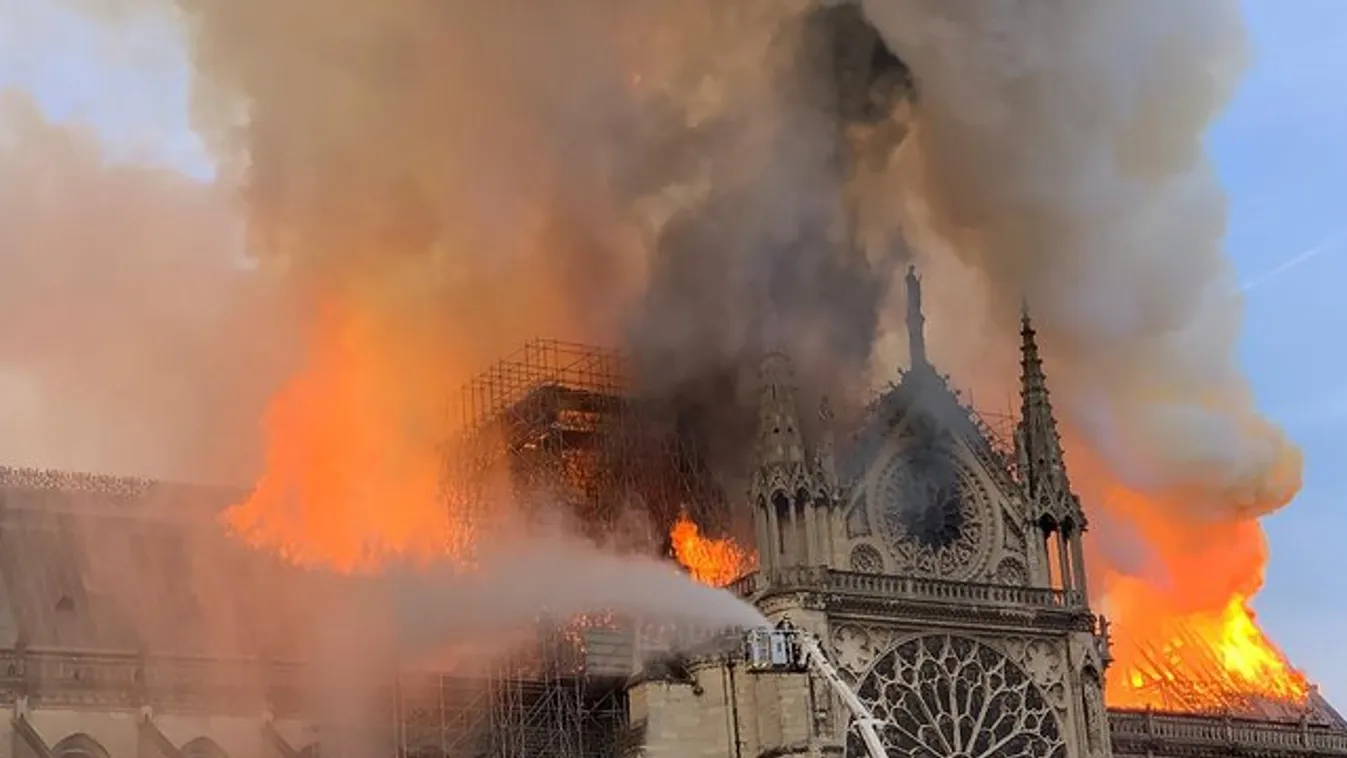 Rövidzárlat okozta a Notre-Dame tragédiáját