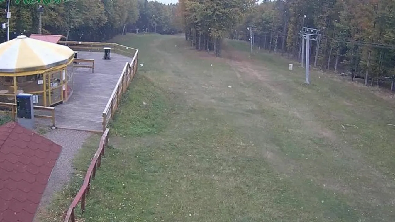 Megérkezett az első hó Kékestetőre - Videó