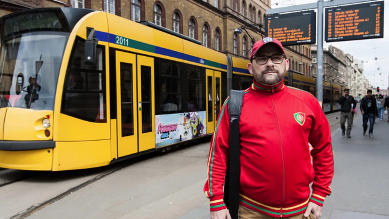 Szilánkosra törte egy utas az ellenőr csuklóját
