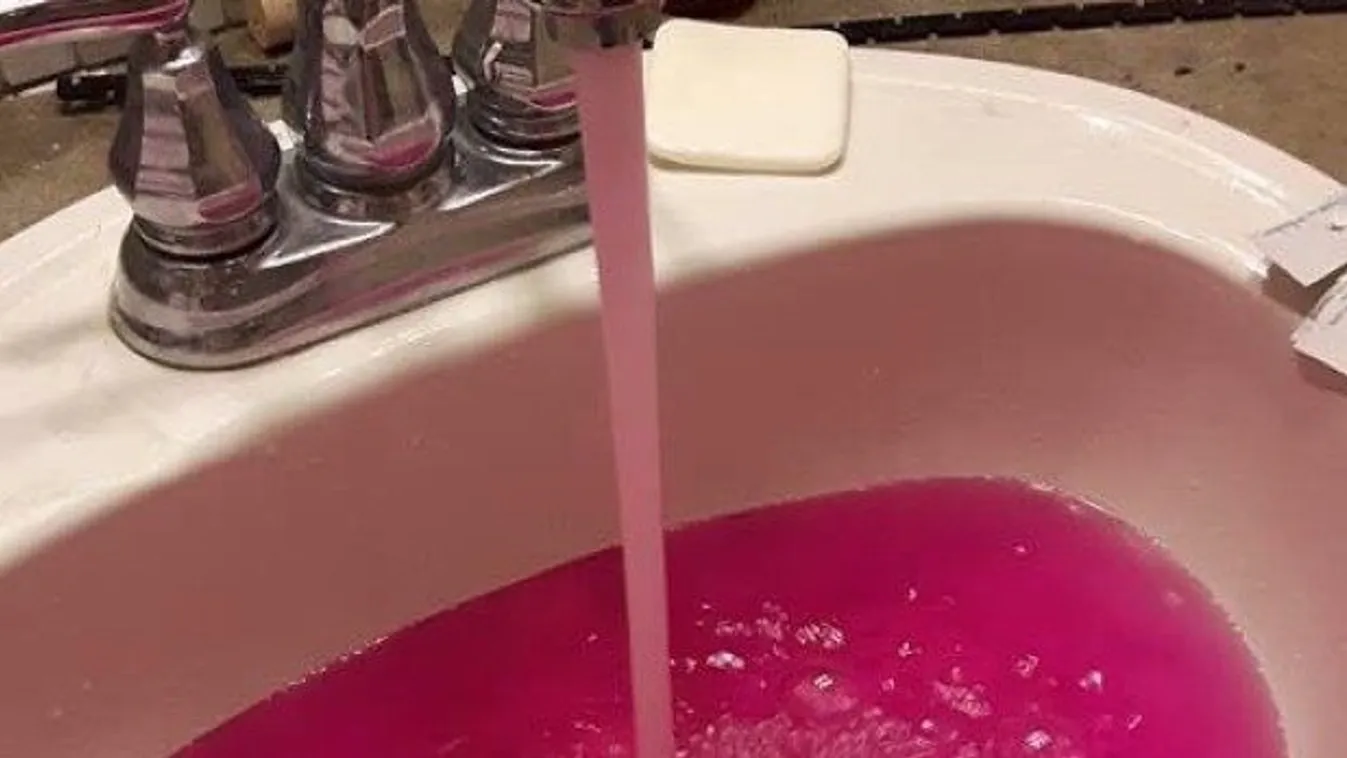 Kinyitották a csapot a kisváros lakói, nem örültek a pink meglepetésnek