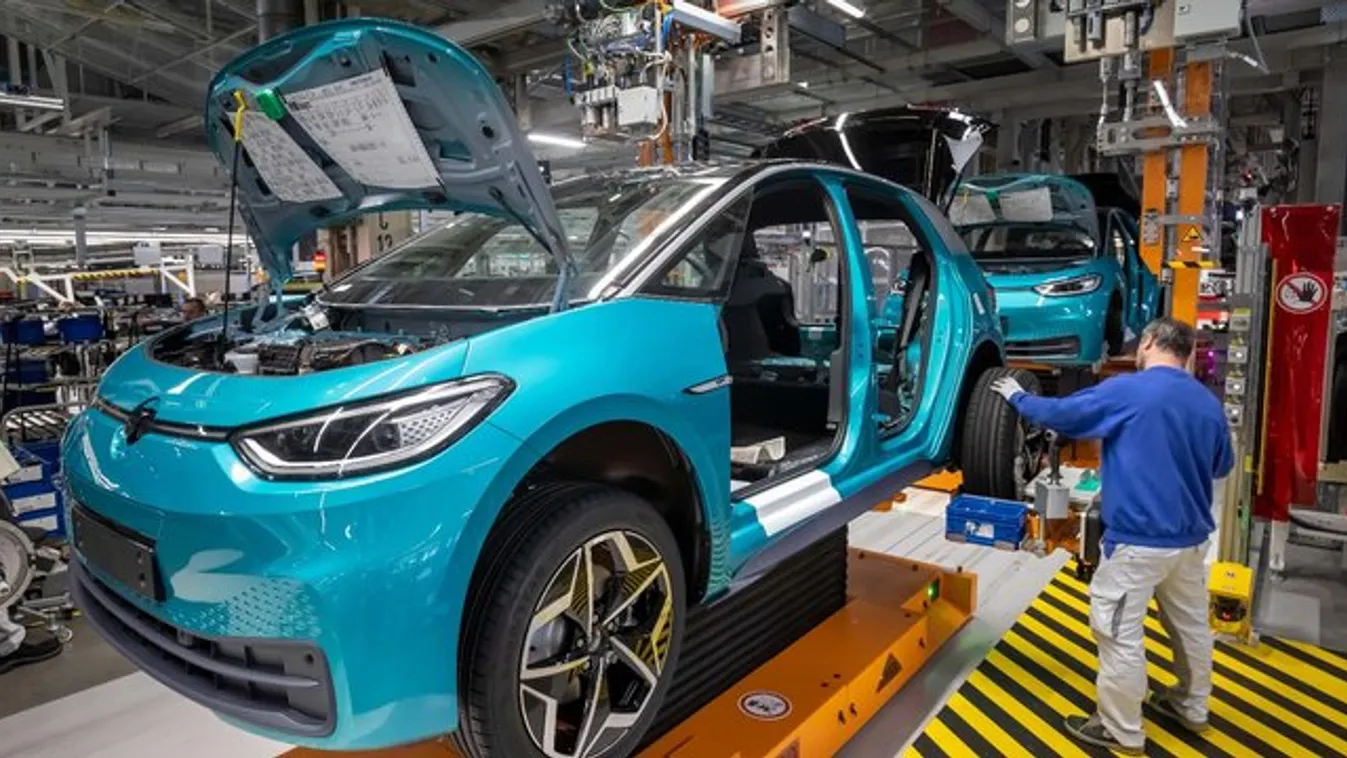 Négy hétre leáll a győri Audi-gyár