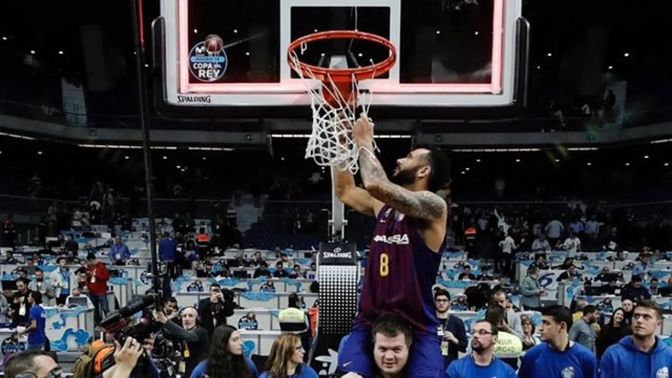 Hangáékat éltetik a Barca focistái