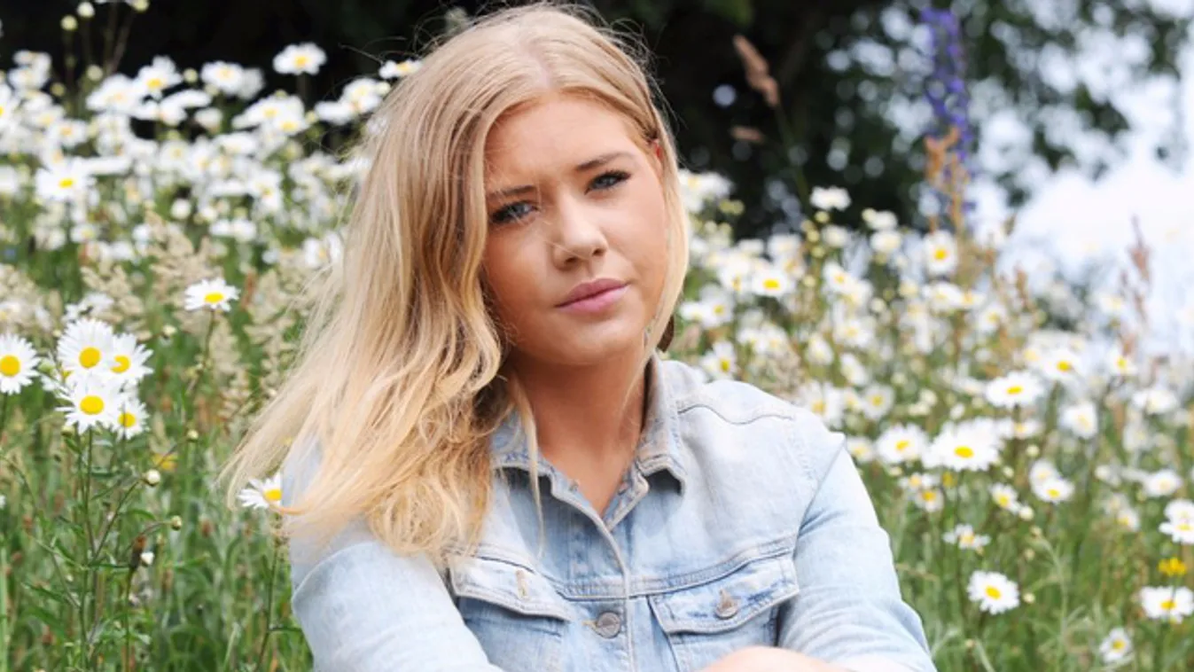 Pénzt kap, aki megtalálja a szép Amelia műkezét