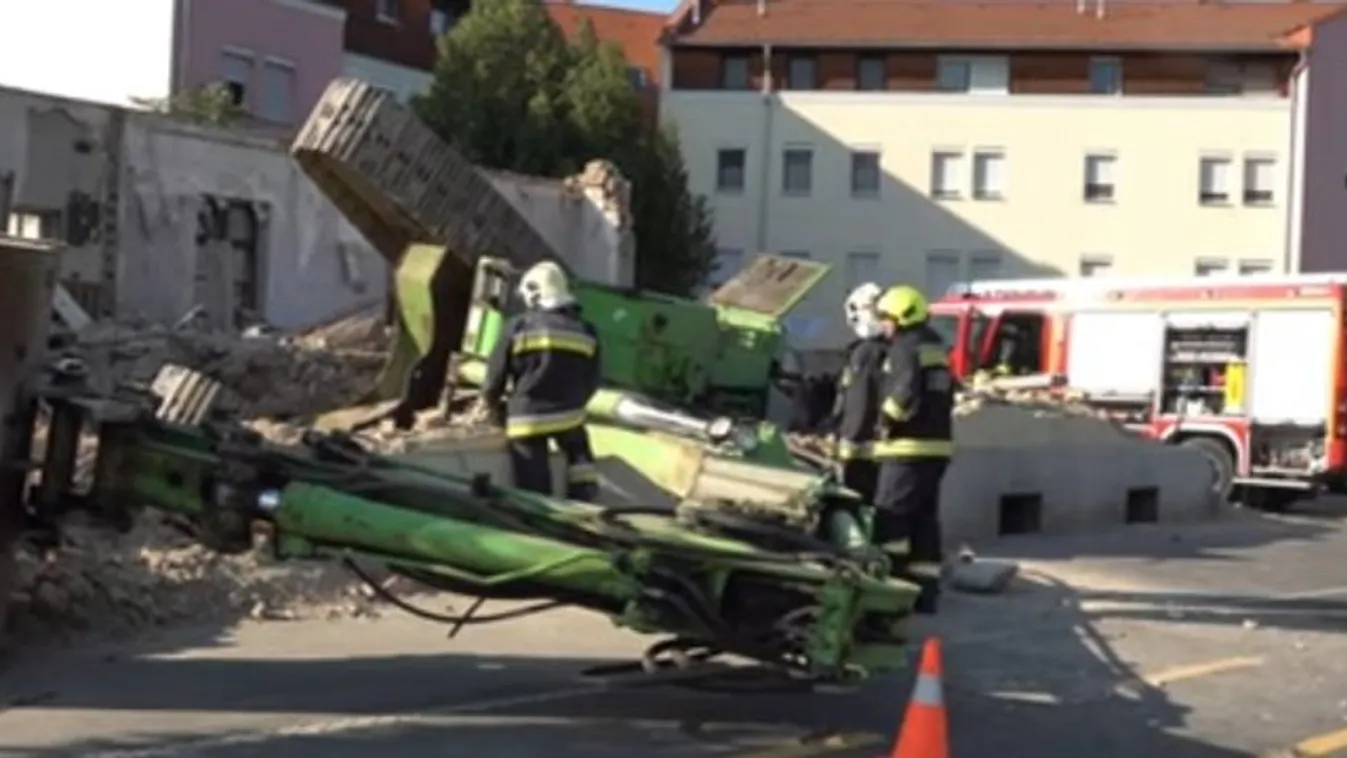 Húsz tonnás markoló zuhant egy pincébe Szombathelyen – sértetlenül mászott ki a sofőr