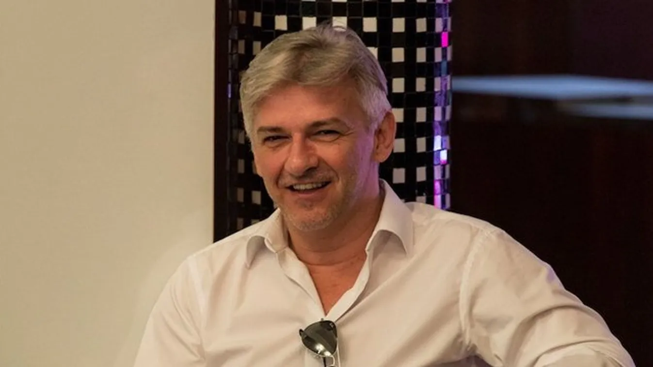 Alföldi csak alkalmazott a színházban
