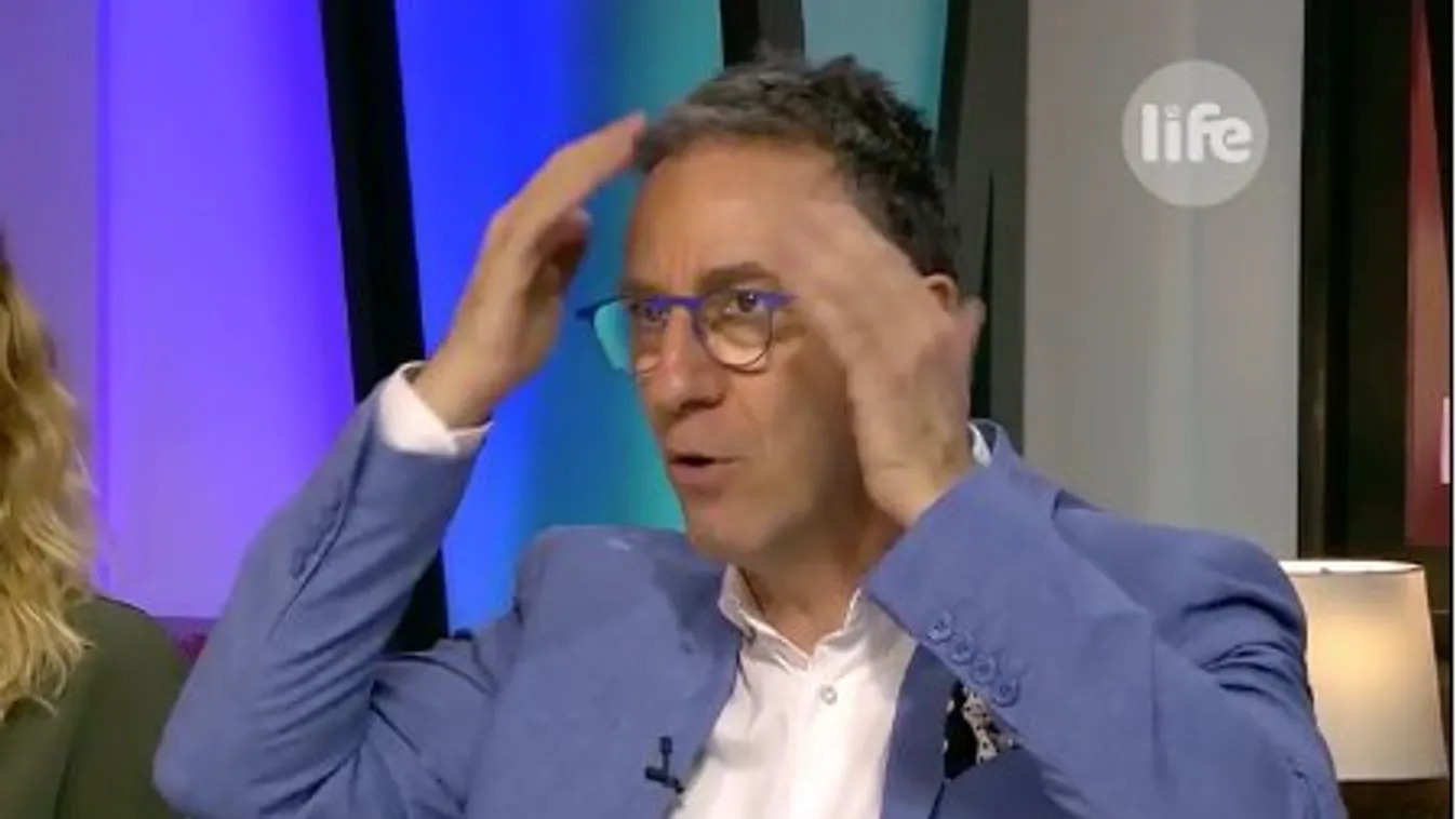 Csonka András: Mindig van a táskámban szempillaspirál - Videó