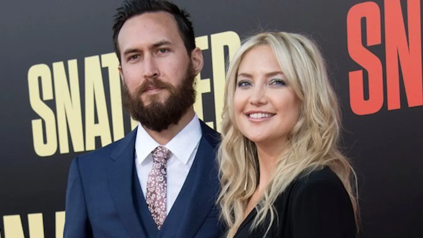 Kate Hudson új pasijával ellopta a show-t anyja elől