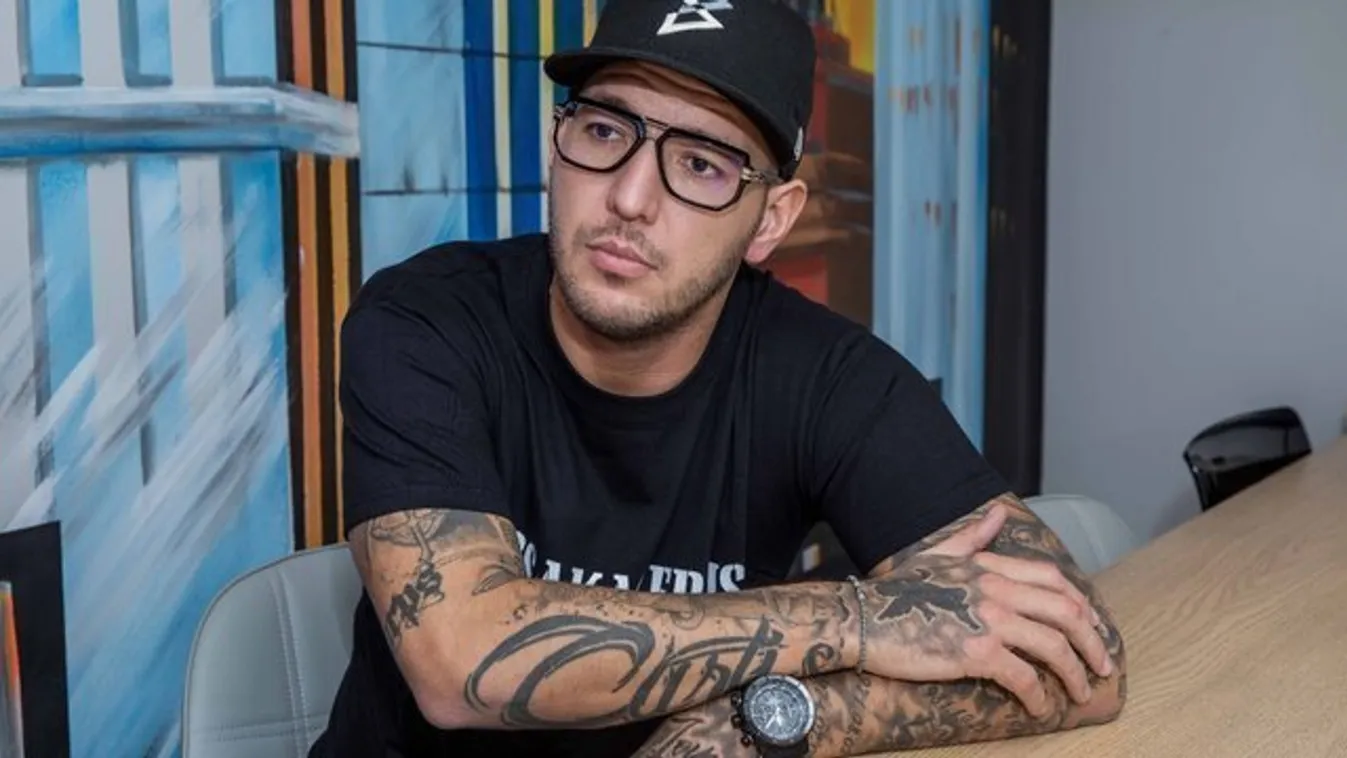 Hoppá! Curtis visszatér - itt a hivatalos bejelentés