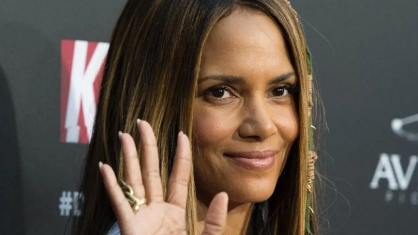 Halle Berryt kirúgták