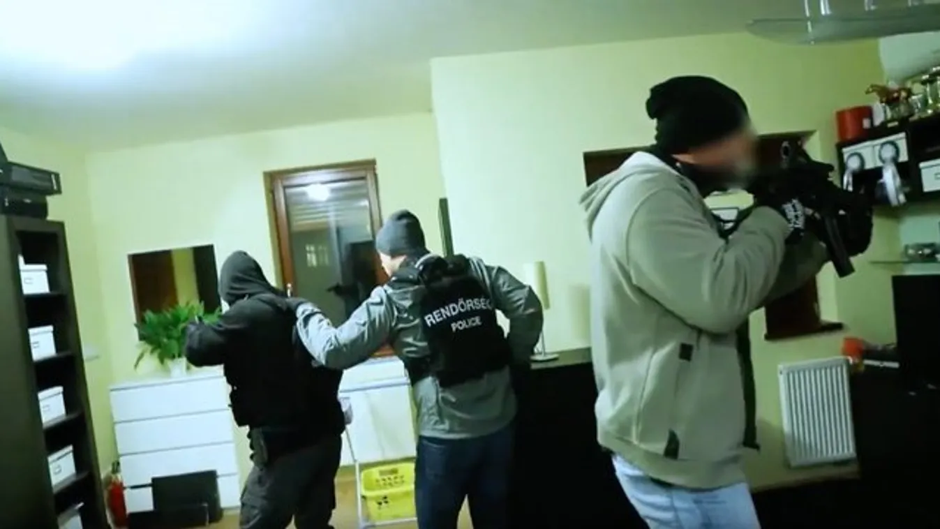 Szlovák-magyar drogkereskedő csoportot számoltak fel