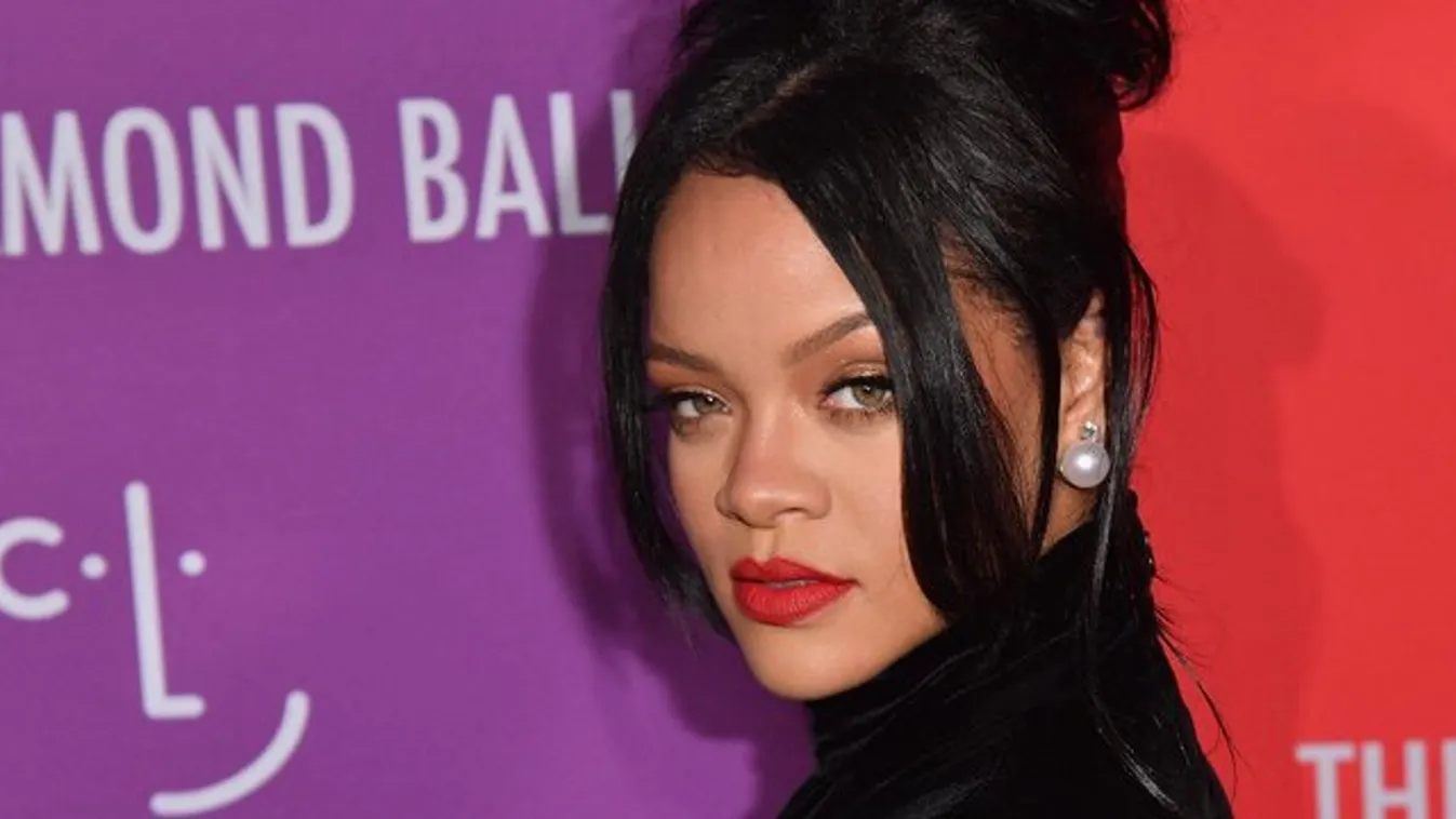 Erősen korhatáros videóval lepte meg rajongóit Rihanna