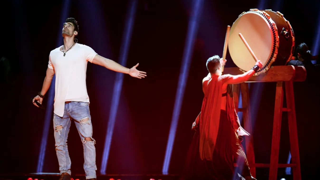 Korda: selyemöltönyben jobb lenne Freddie
