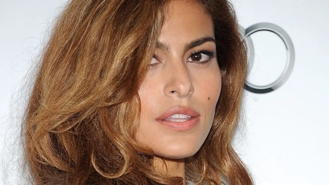 Eva Mendes el akart rejtőzni a gyerekei elől
