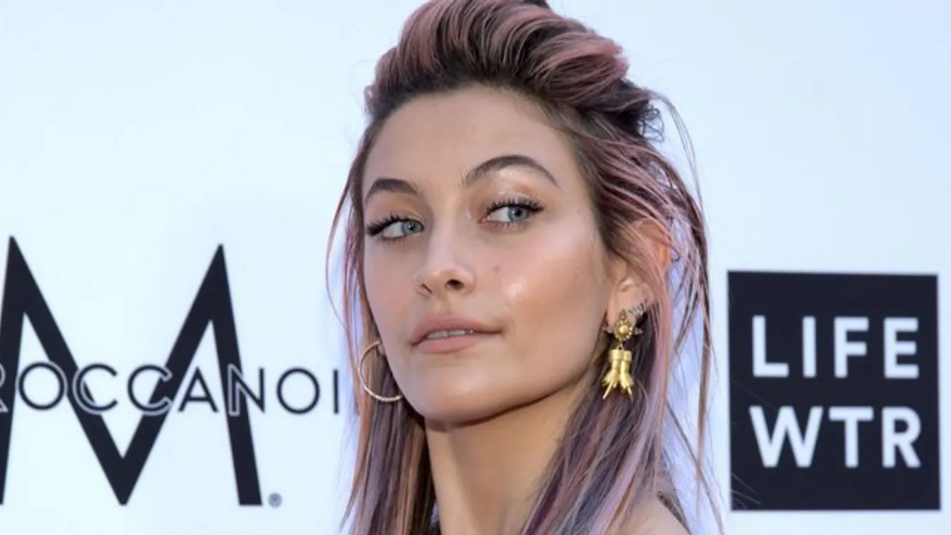 Paris Jackson attól retteg, az apjáról készült dokufilmek tönkretehetik a színészi karrierjét