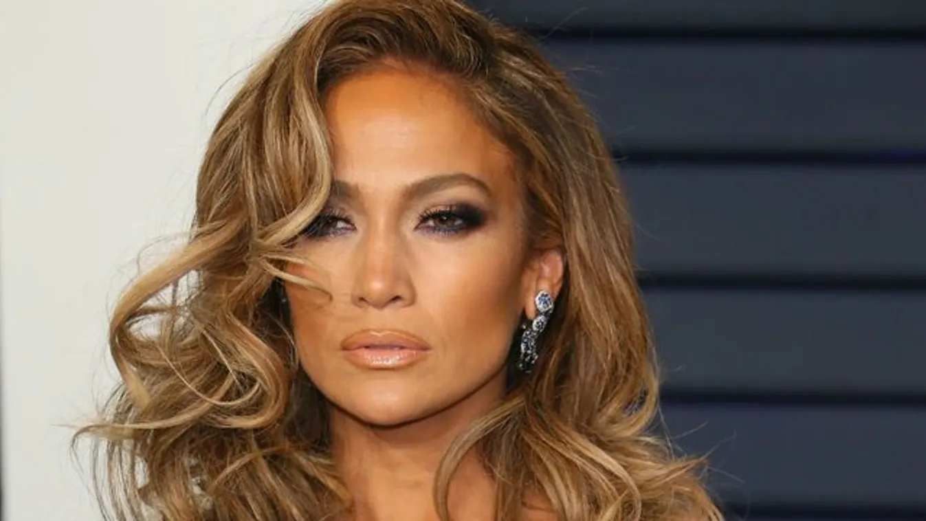 Barbie-ként szexizik Jennifer Lopez - egy évtizedet simán letagadhat!
