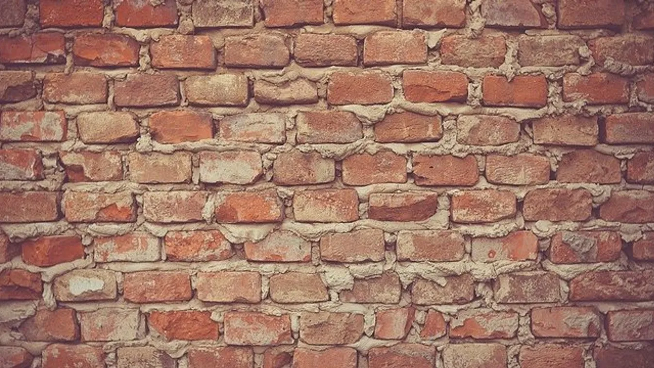 Befalazták a férfit saját otthonában