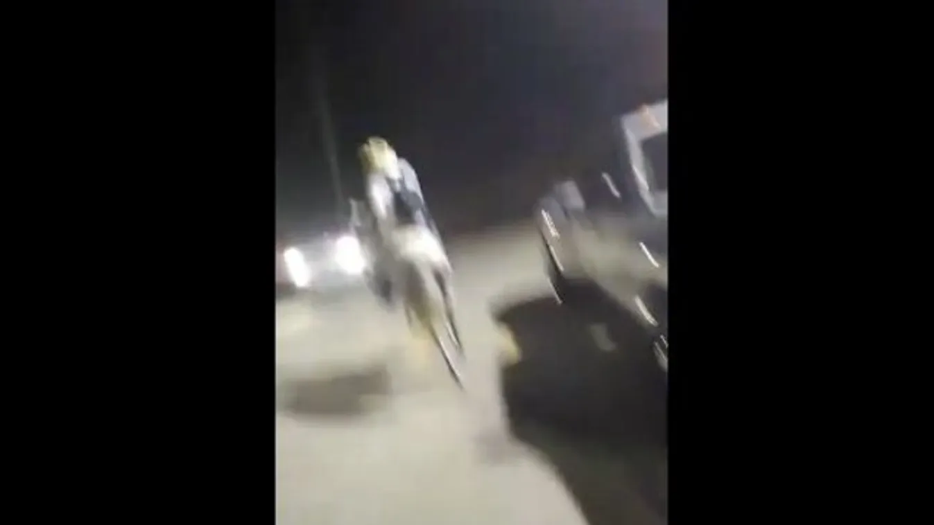 Lóval rontott az étterembe, majd egy asztalon táncolt az őrült cowboy