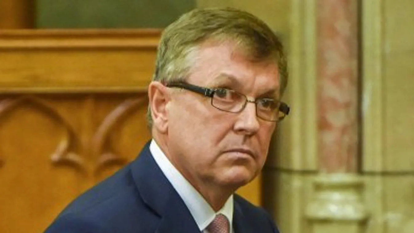 Magánügy: ennek a nőnek nincs semmi köze Matolcsyék válásához