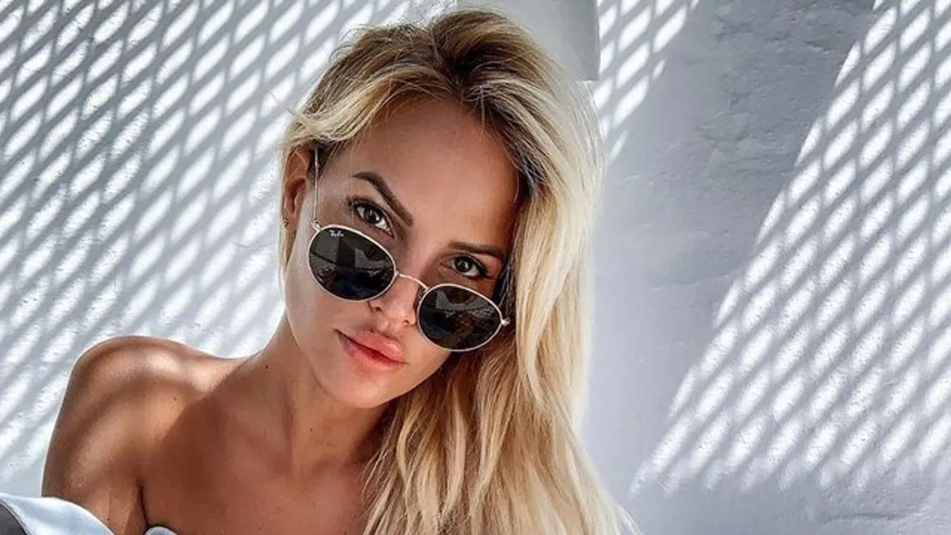 Zimány Linda ezzel a dekoltázzsal várja az újesztendőt 