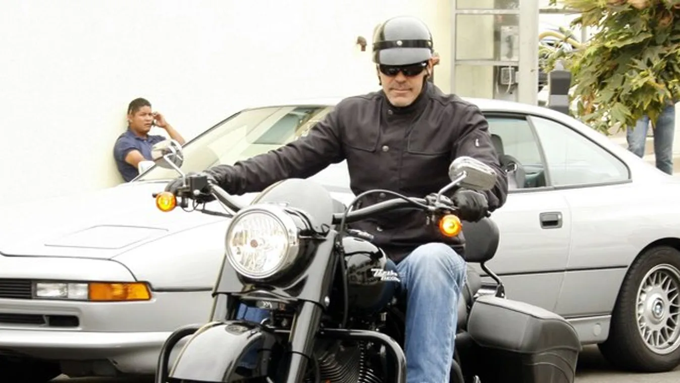 Métereket repült motorjával George Clooney