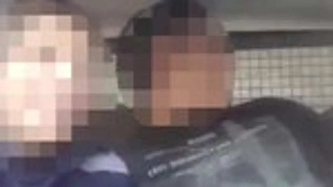 Rabláshoz hívták a rendőröket, de ők éppen egymással voltak elfoglalva – videó (18+)