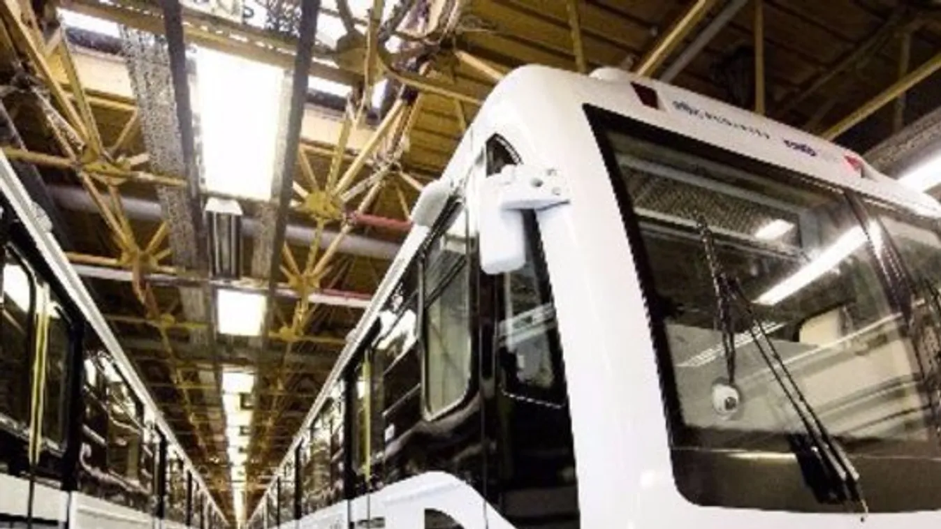 Még csak öt napja jár a felújított 3-as metró, de már háromszor volt vele gond – videó