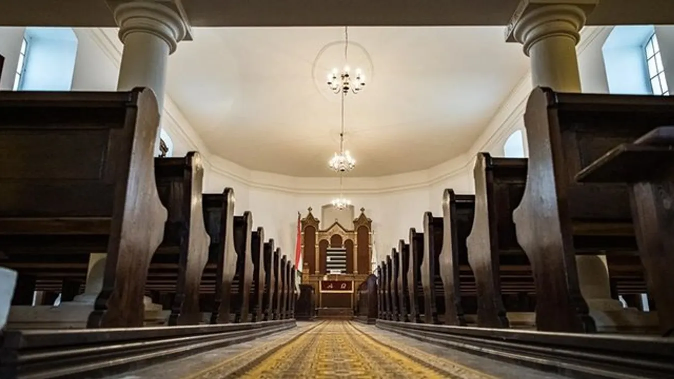 Orbán Viktor megmutatta a templomot ahol megkeresztelték, újraindulnak az istentiszteletek