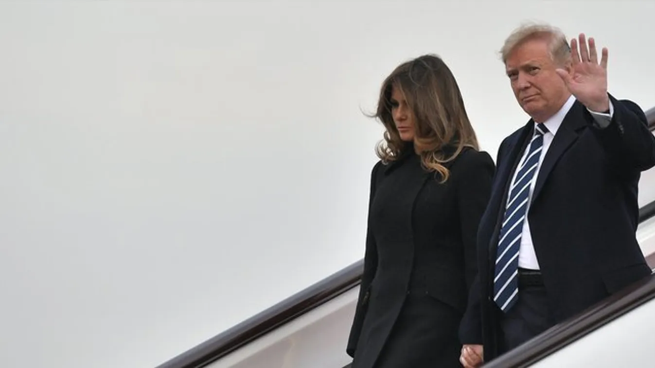 Trump is hozzátette a magáét felesége botrányához