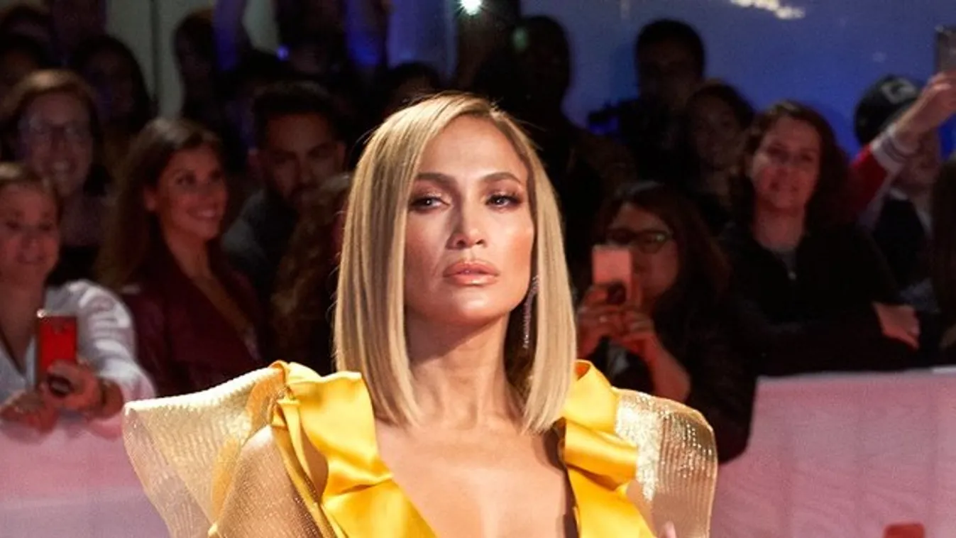 Hogy csinálja? Az ötvenéves Jennifer Lopez smink nélkül, pulcsiban is meghazudtolja a korát - fotó