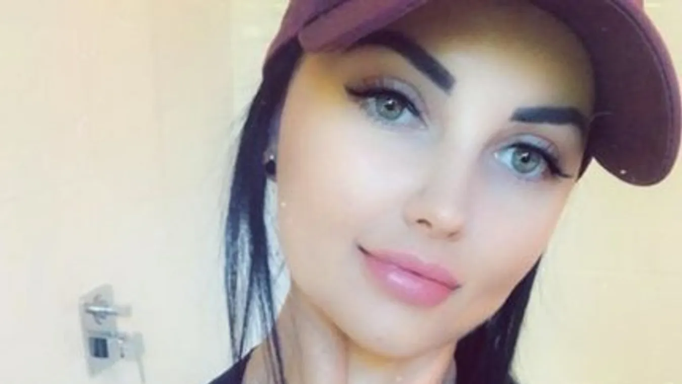 Akkorát pucsít félmeztelenül az sportolóból lett pornós lány, csoda hogy nem tiltja le az Insta - 18+