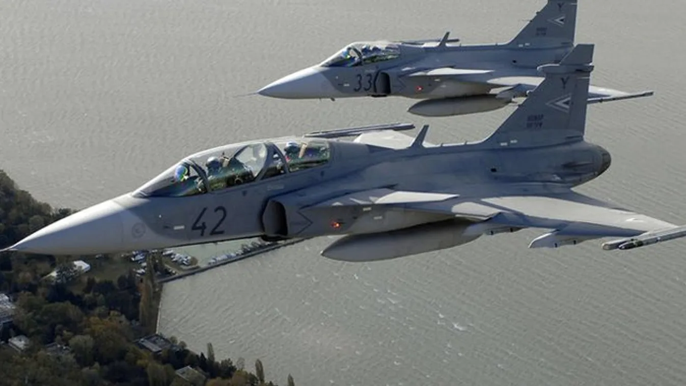 Riasztották a magyar honvédség Gripenjeit egy utasszállító repülőgép miatt