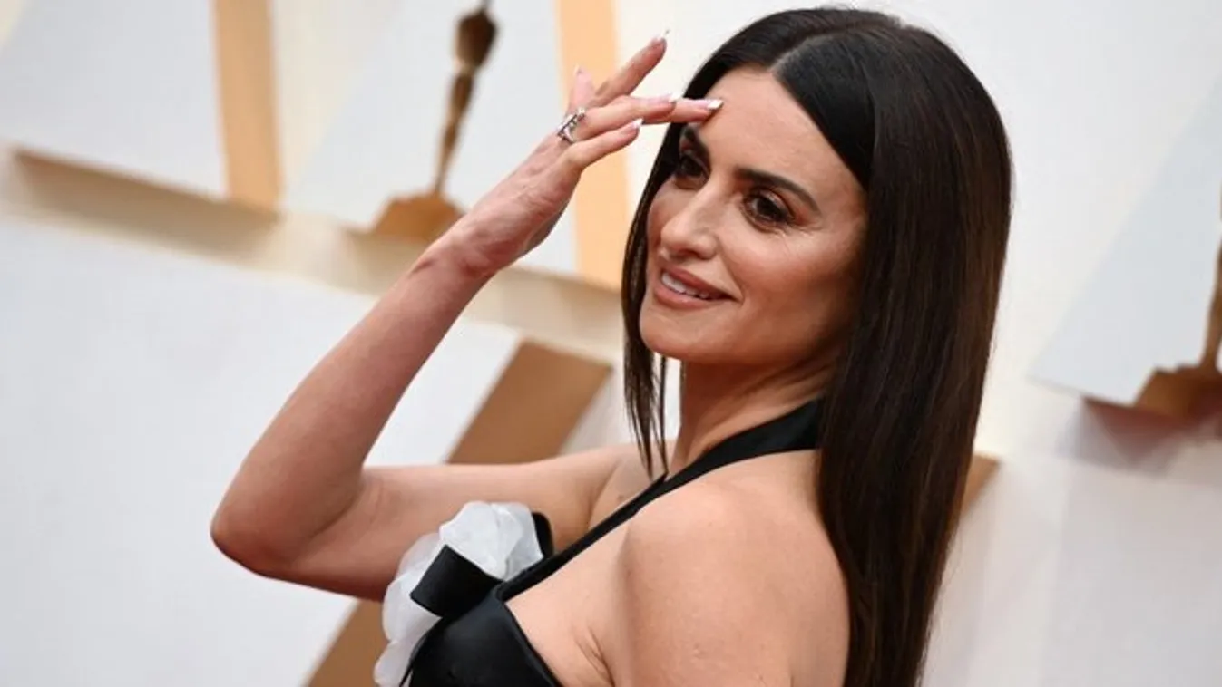 Ellenszert mindenkinek! Nem mindennapi vakcinakampányhoz adta a hangját Penélope Cruz
