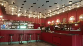 Videó: Bontják a Club Aliga éttermét és presszóját