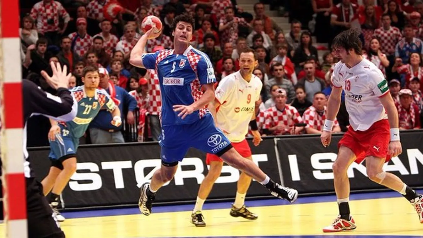 Botrány! Meccs közben rabolták ki a vb-n szereplő kéziseket